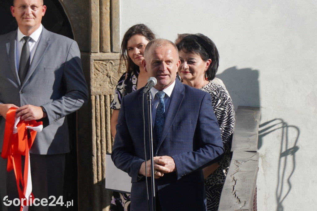 Odsłonięcie Herbu Gryf w Szymbarku