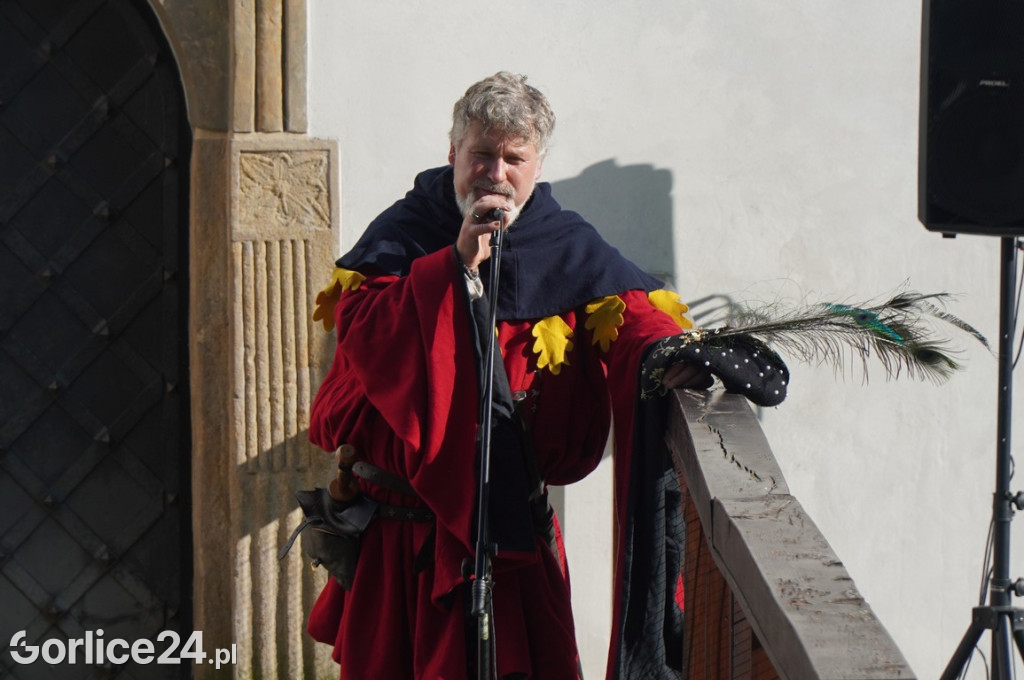 Odsłonięcie Herbu Gryf w Szymbarku