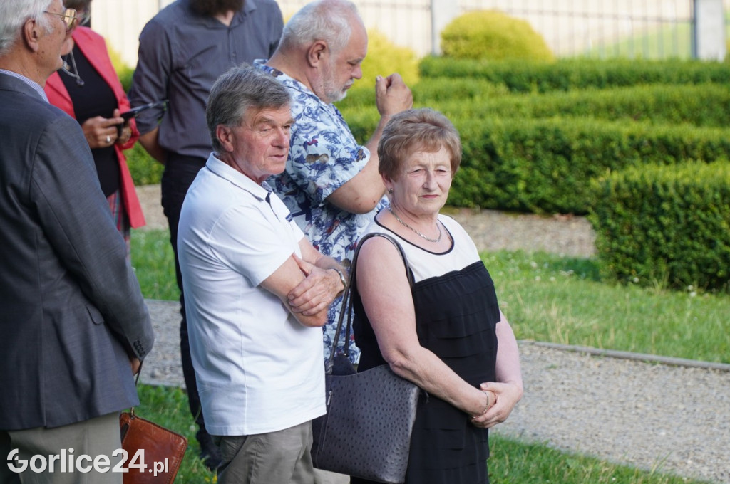 Odsłonięcie Herbu Gryf w Szymbarku