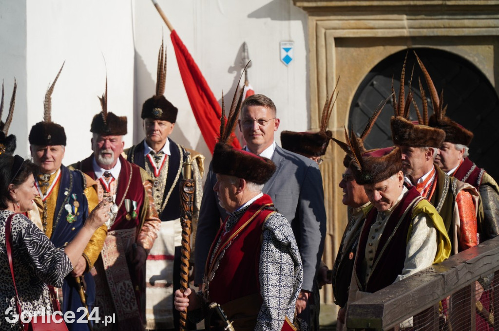 Odsłonięcie Herbu Gryf w Szymbarku