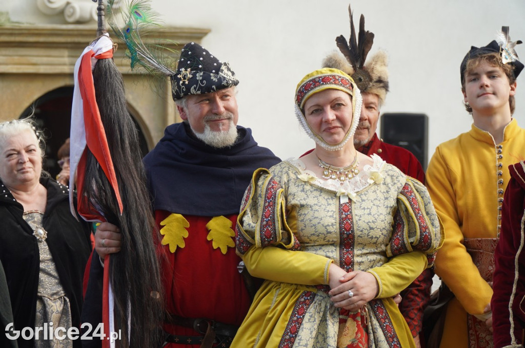 Odsłonięcie Herbu Gryf w Szymbarku