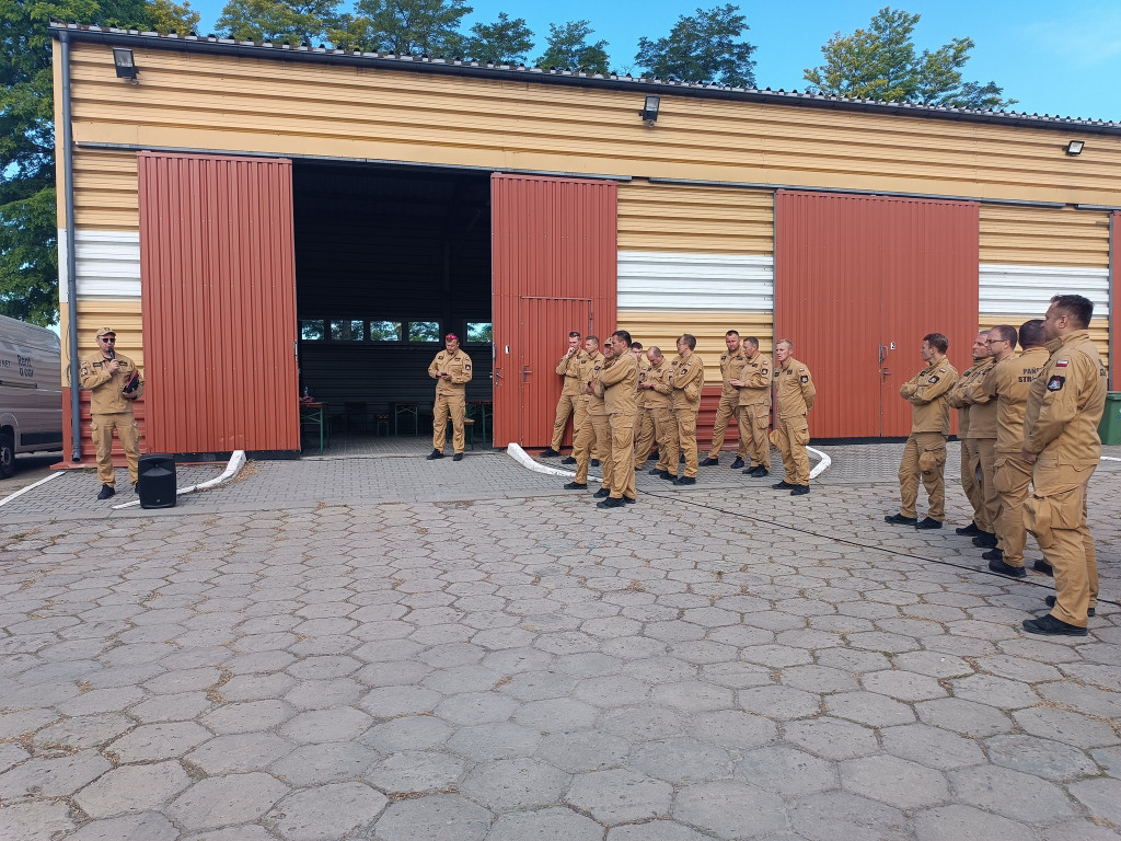 Warsztaty dronowe z udziałem OSP Moszczenica