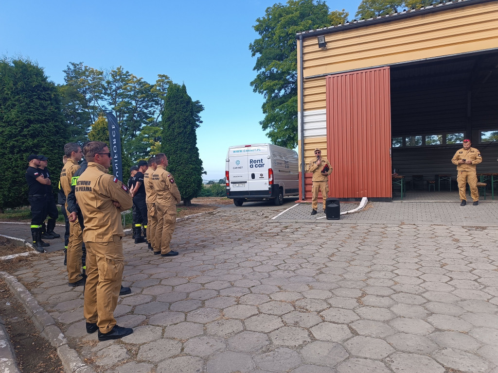 Warsztaty dronowe z udziałem OSP Moszczenica