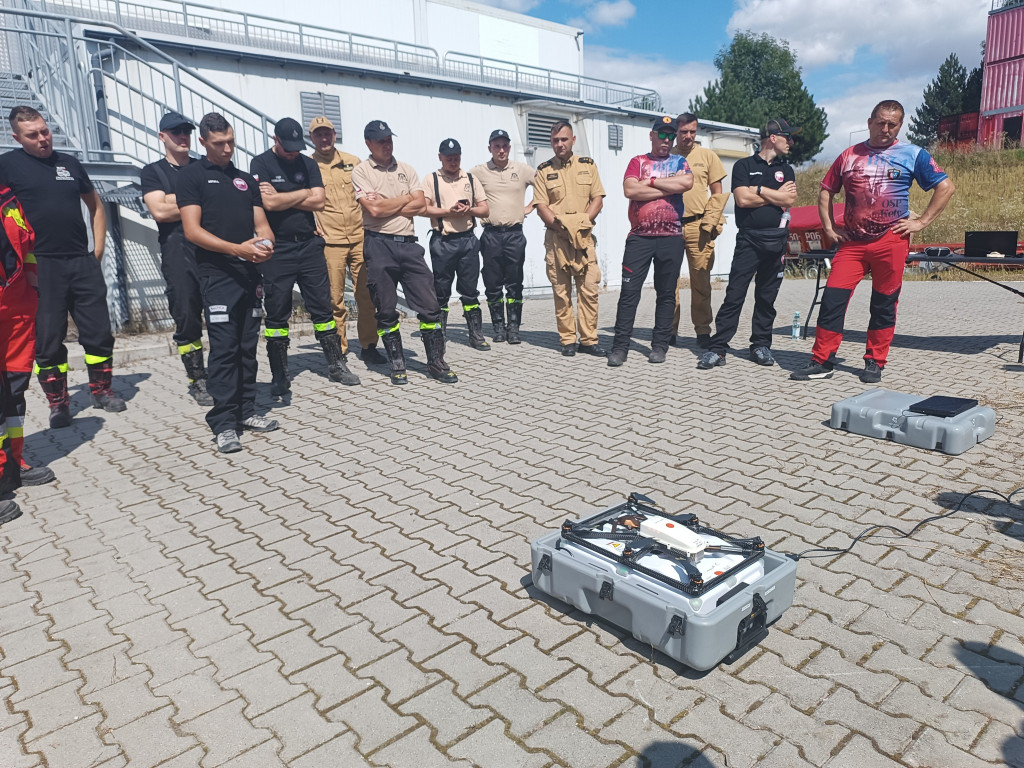 Warsztaty dronowe z udziałem OSP Moszczenica