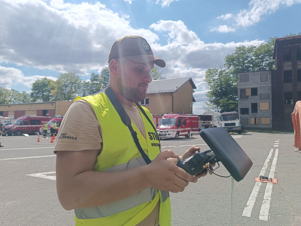Warsztaty dronowe z udziałem OSP Moszczenica