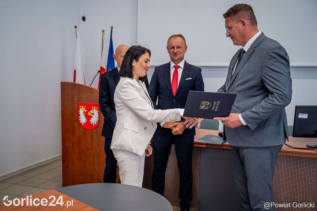 Wręczenie nominacji i awansów nauczycieli w Powiecie Gorlickich