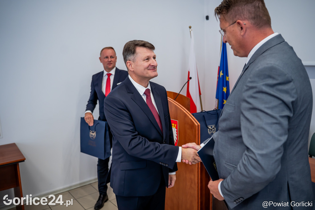 Wręczenie nominacji i awansów nauczycieli w Powiecie Gorlickich