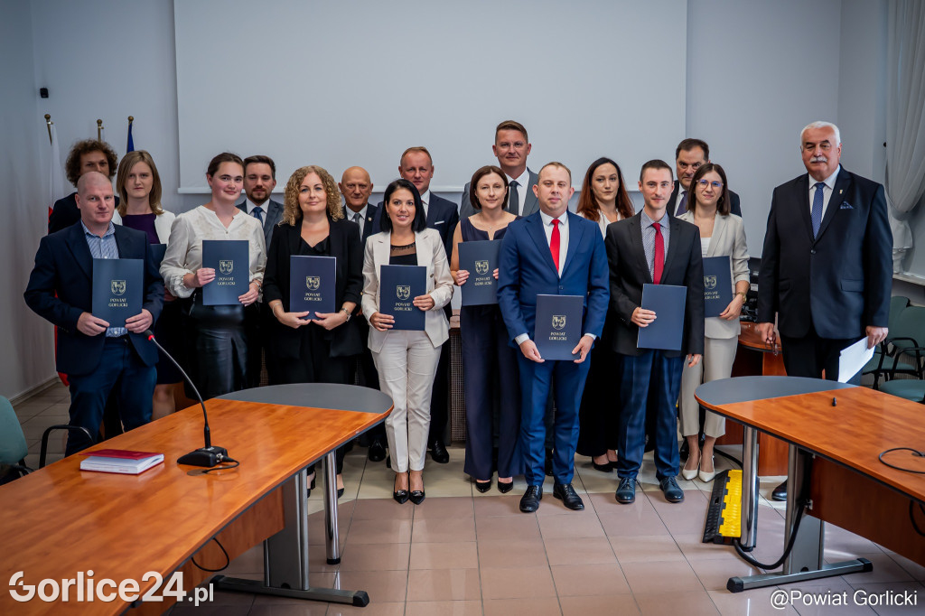 Wręczenie nominacji i awansów nauczycieli w Powiecie Gorlickich