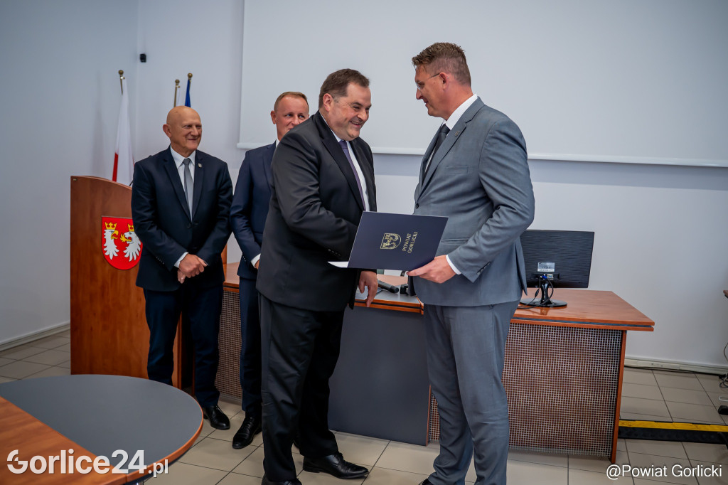 Wręczenie nominacji i awansów nauczycieli w Powiecie Gorlickich
