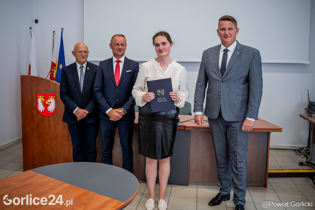 Wręczenie nominacji i awansów nauczycieli w Powiecie Gorlickich