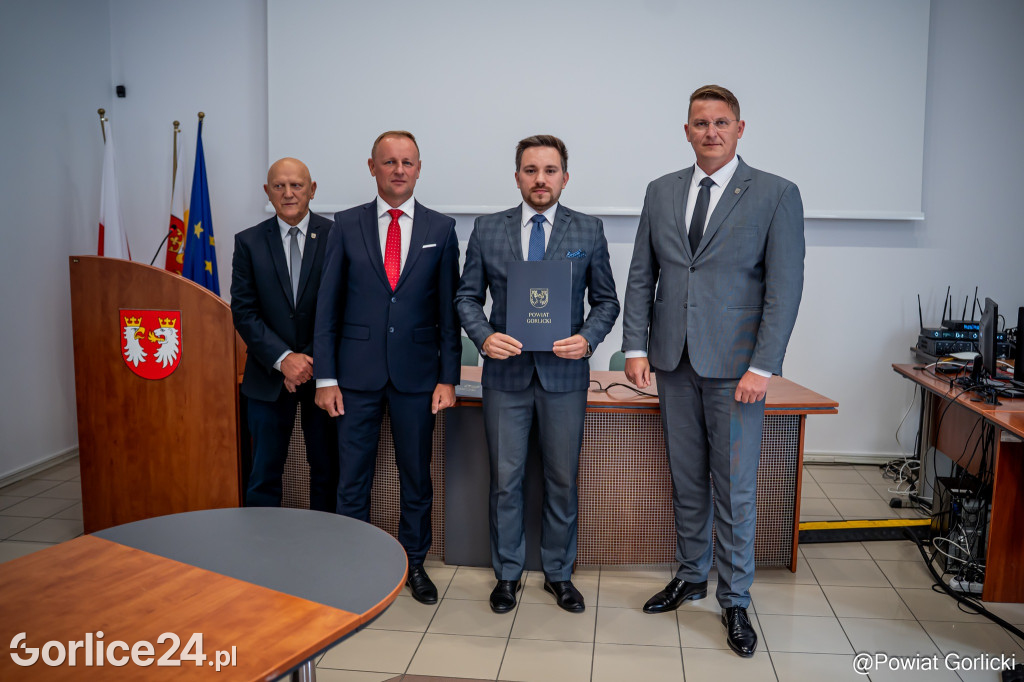Wręczenie nominacji i awansów nauczycieli w Powiecie Gorlickich