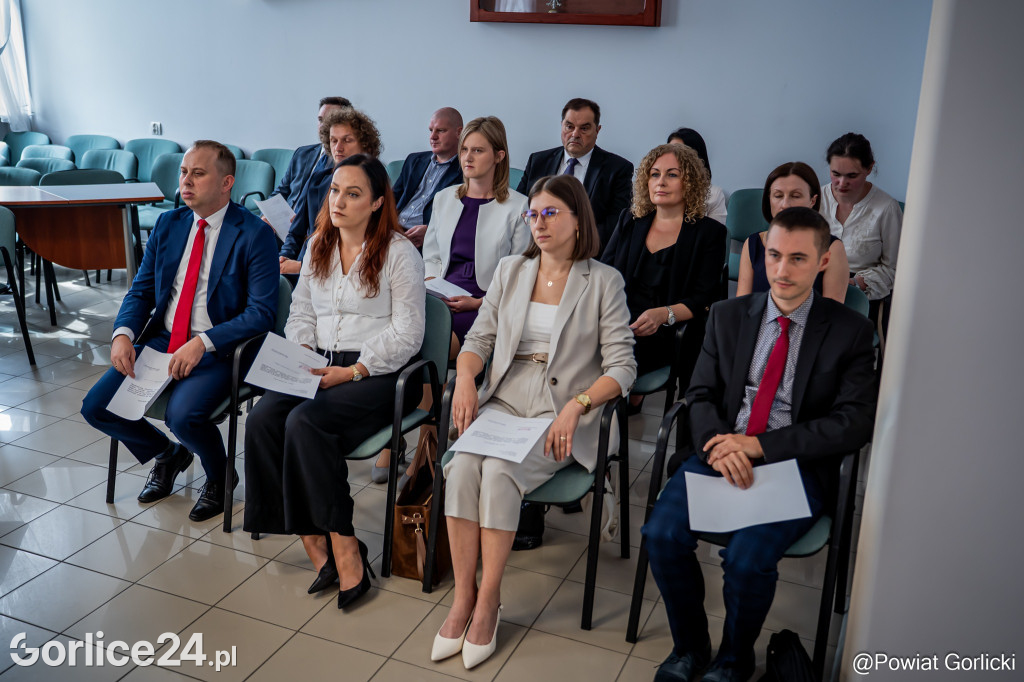 Wręczenie nominacji i awansów nauczycieli w Powiecie Gorlickich