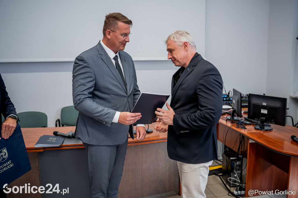 Wręczenie nominacji i awansów nauczycieli w Powiecie Gorlickich