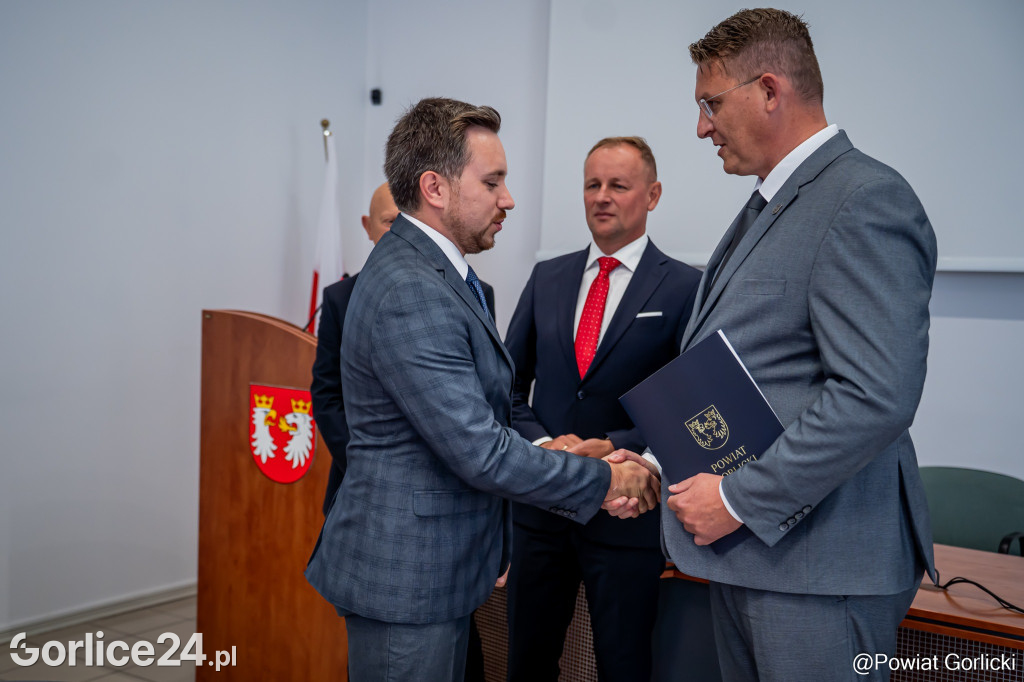 Wręczenie nominacji i awansów nauczycieli w Powiecie Gorlickich