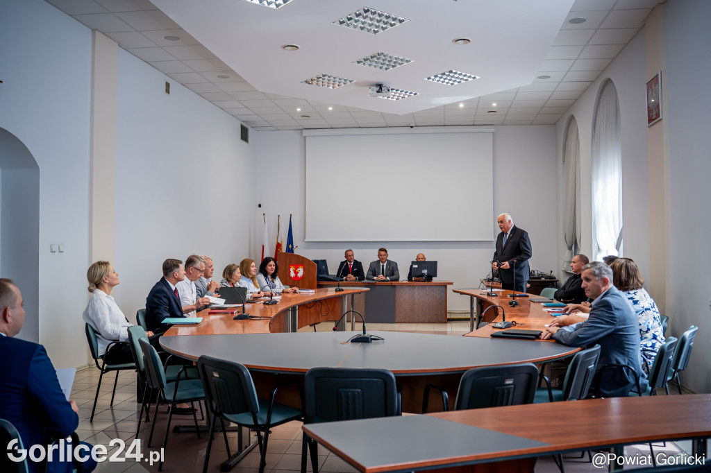 Wręczenie nominacji i awansów nauczycieli w Powiecie Gorlickich