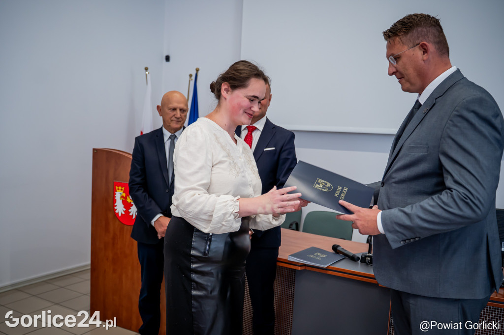 Wręczenie nominacji i awansów nauczycieli w Powiecie Gorlickich