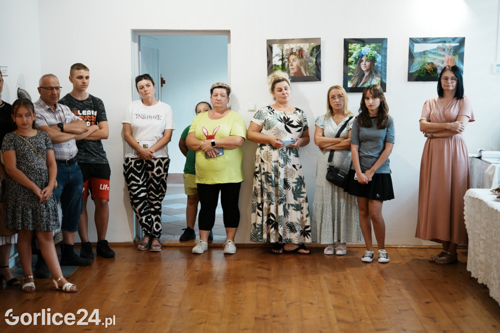 Dziewczyna w wianku - wystawa w Galerii Bielanka 73