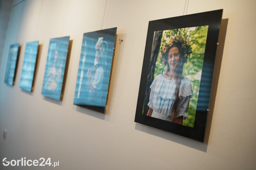 Dziewczyna w wianku - wystawa w Galerii Bielanka 73