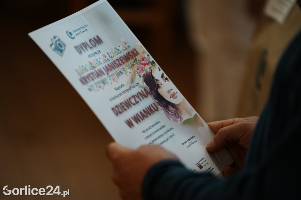 Dziewczyna w wianku - wystawa w Galerii Bielanka 73