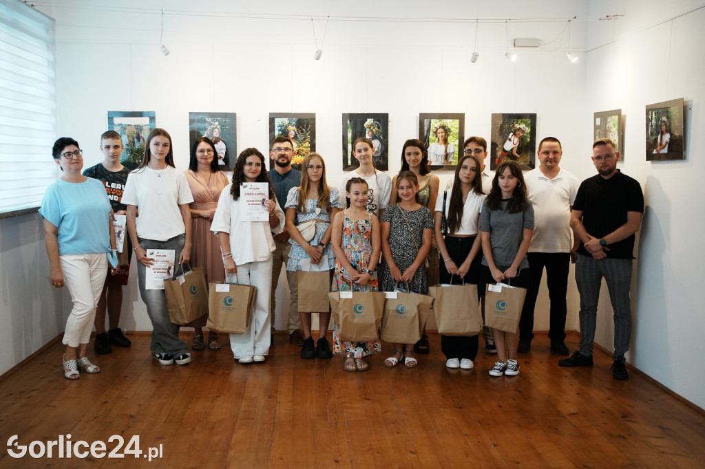 Dziewczyna w wianku - wystawa w Galerii Bielanka 73