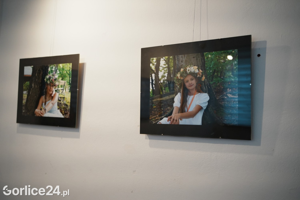 Dziewczyna w wianku - wystawa w Galerii Bielanka 73