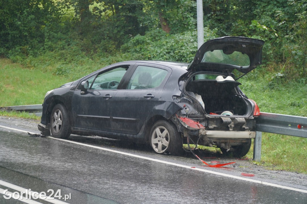 Zderzenie samochodów na DK28 w Szymbarku (11.09)