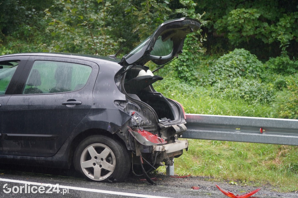 Zderzenie samochodów na DK28 w Szymbarku (11.09)