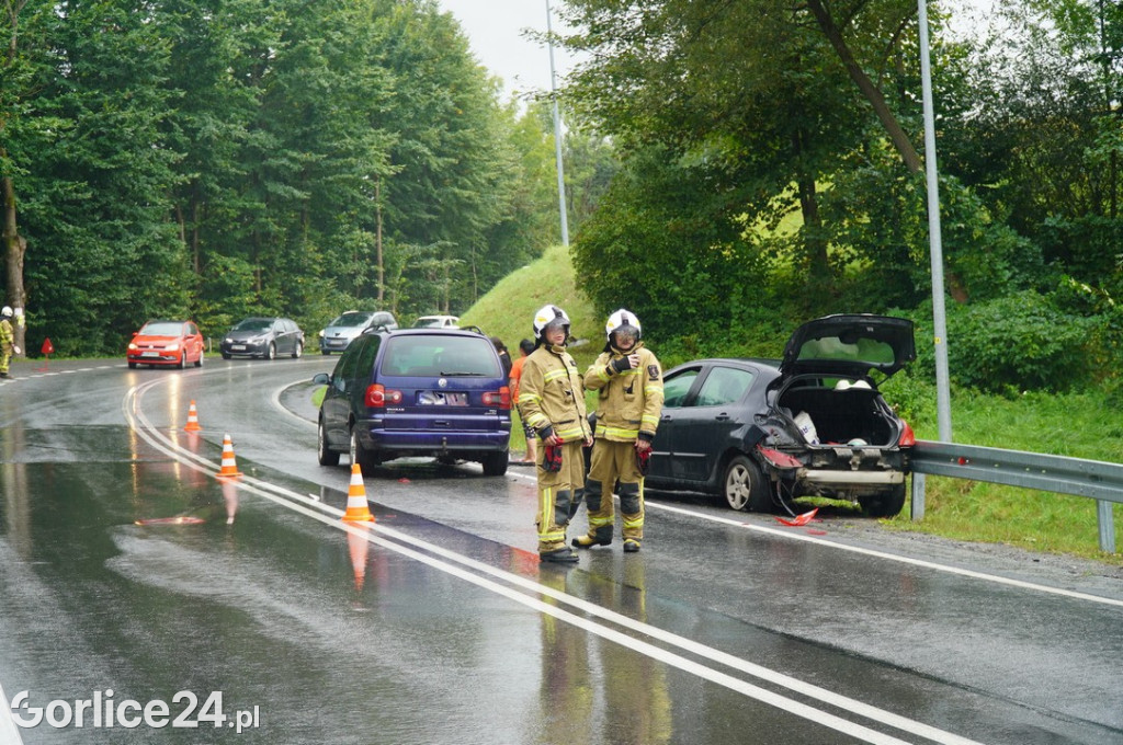 Zderzenie samochodów na DK28 w Szymbarku (11.09)