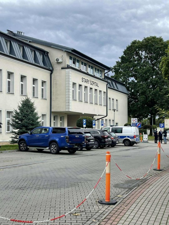 Alarm bombowy w starym szpitalu [16.09]