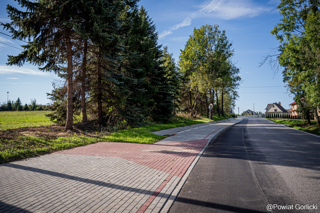 Nowe chodniki w Łosiu i Staszkówce