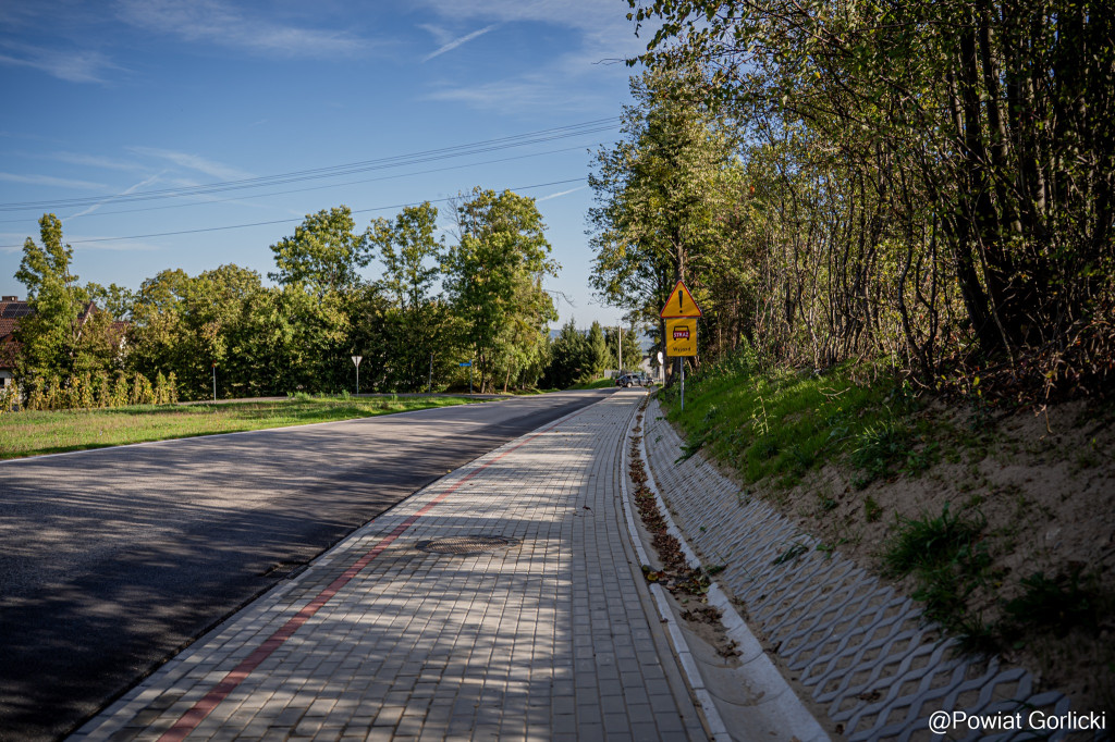 Nowe chodniki w Łosiu i Staszkówce