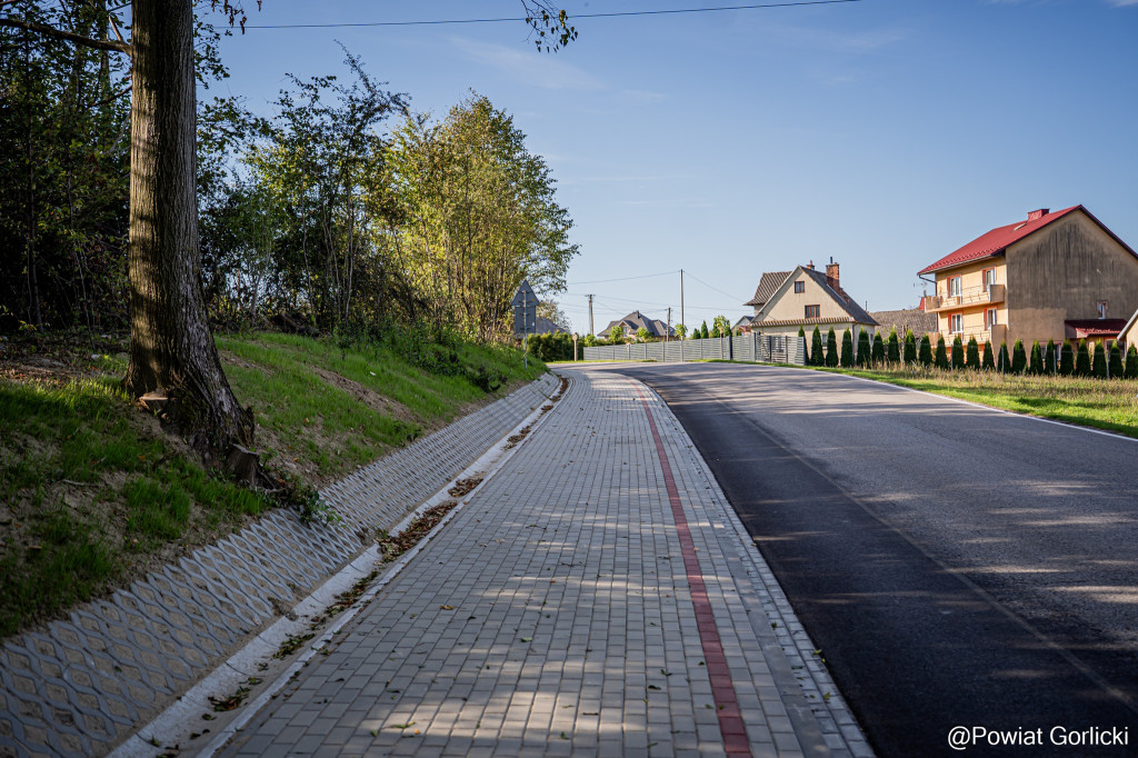 Nowe chodniki w Łosiu i Staszkówce