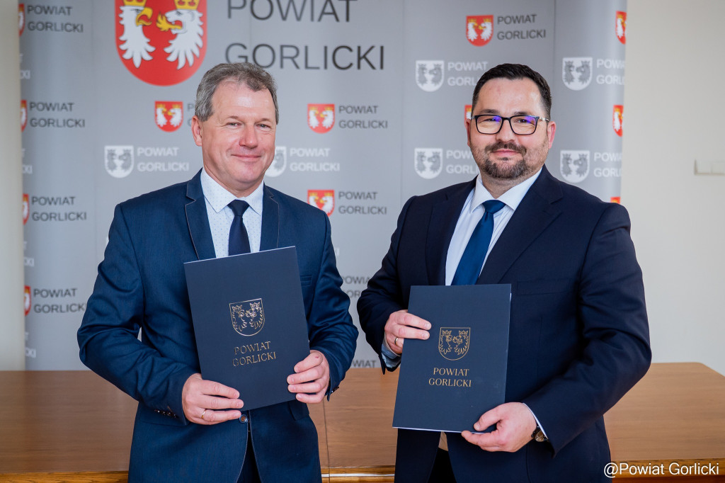 Nowe chodniki w Łosiu i Staszkówce
