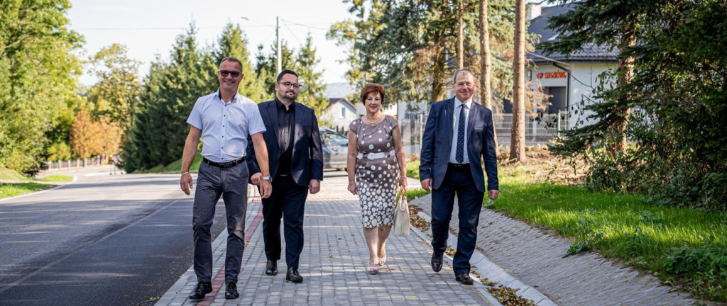 Nowe chodniki w Łosiu i Staszkówce