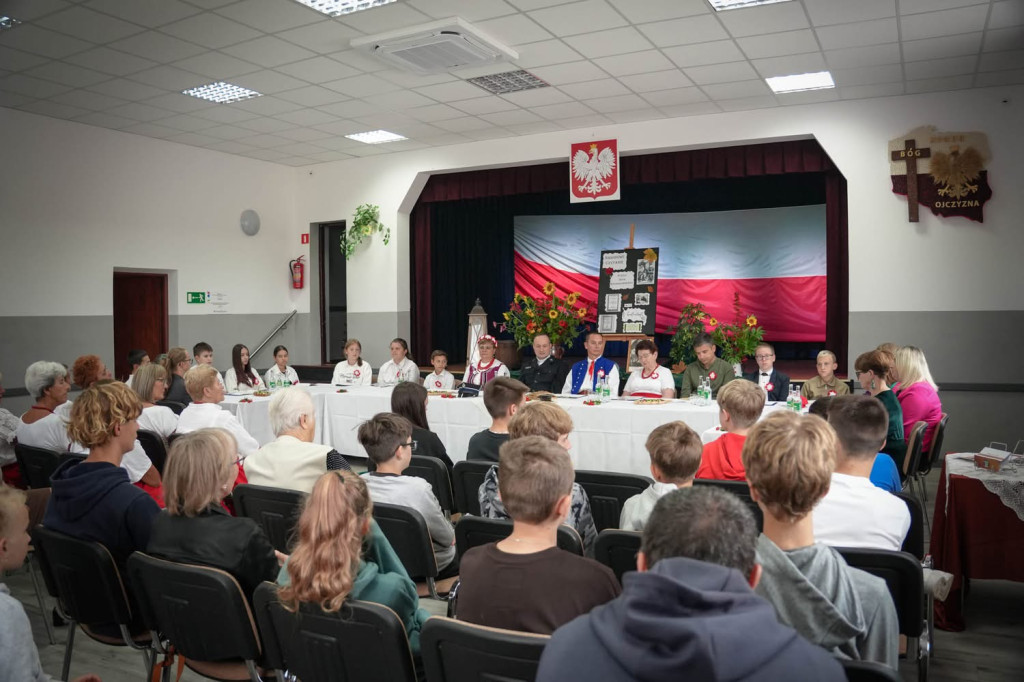 Narodowe Czytanie w Woli Łużańskiej