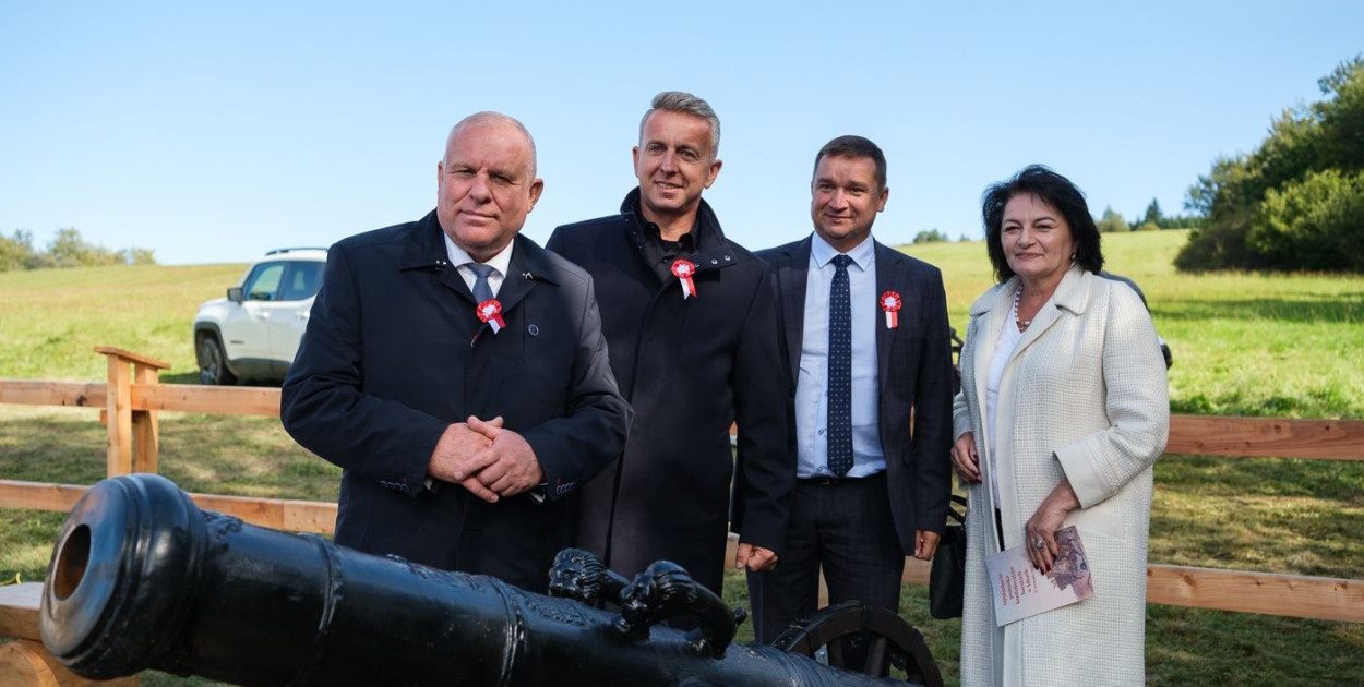 Pomnik Konfederatów Barskich w Izbach