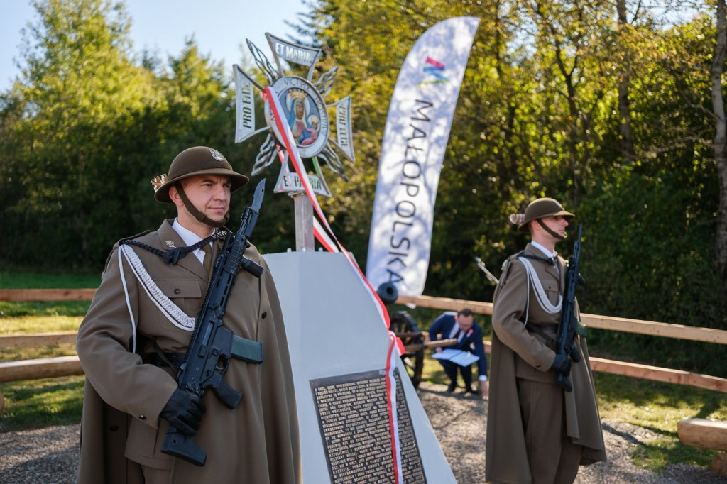 Pomnik Konfederatów Barskich w Izbach