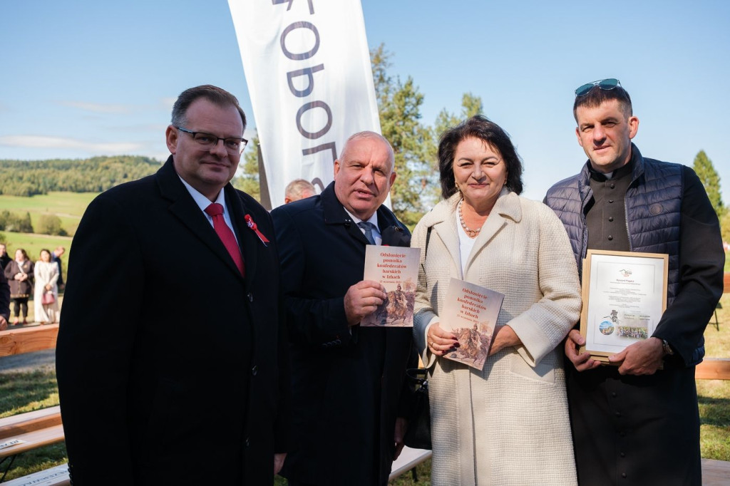 Pomnik Konfederatów Barskich w Izbach