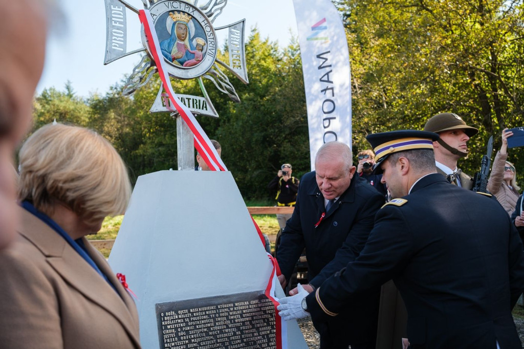 Pomnik Konfederatów Barskich w Izbach