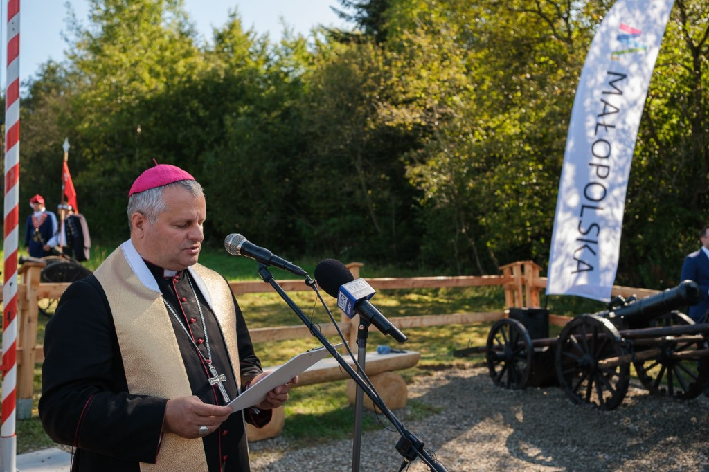 Pomnik Konfederatów Barskich w Izbach