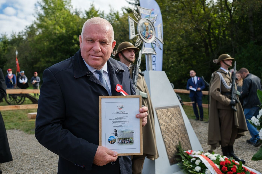 Pomnik Konfederatów Barskich w Izbach
