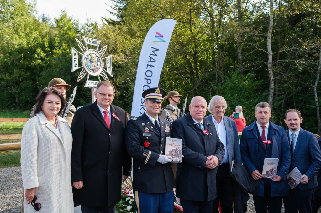 Pomnik Konfederatów Barskich w Izbach
