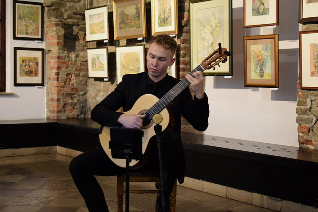 Pieśni Moniuszki - recital w Dworze Karwacjanów
