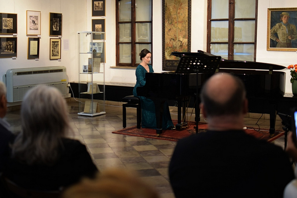 Pieśni Moniuszki - recital w Dworze Karwacjanów