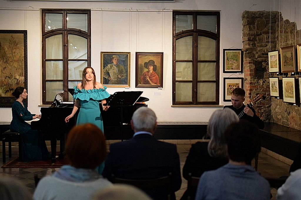Pieśni Moniuszki - recital w Dworze Karwacjanów