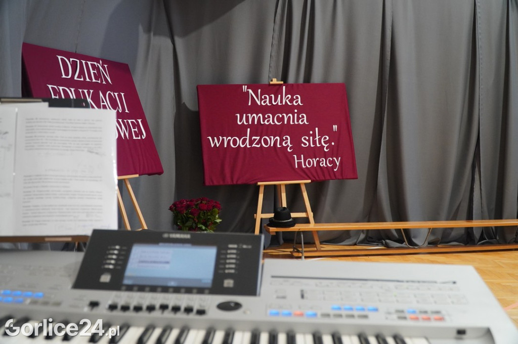 Obchody Dnia Nauczyciela w Szkole Podstawowej w Siarach