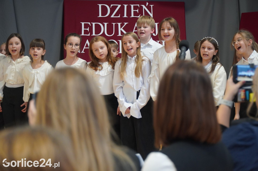 Obchody Dnia Nauczyciela w Szkole Podstawowej w Siarach