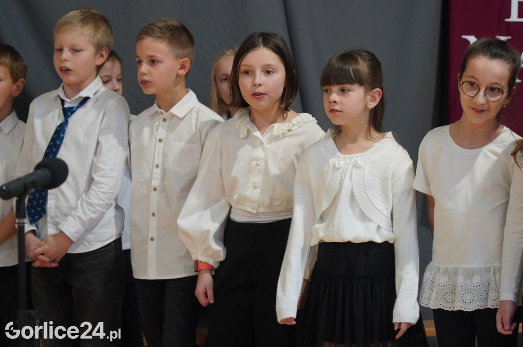Obchody Dnia Nauczyciela w Szkole Podstawowej w Siarach