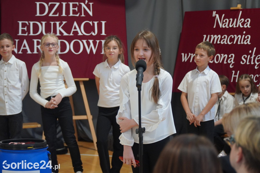 Obchody Dnia Nauczyciela w Szkole Podstawowej w Siarach