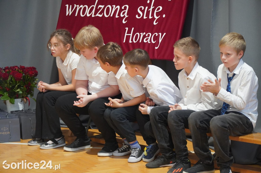 Obchody Dnia Nauczyciela w Szkole Podstawowej w Siarach